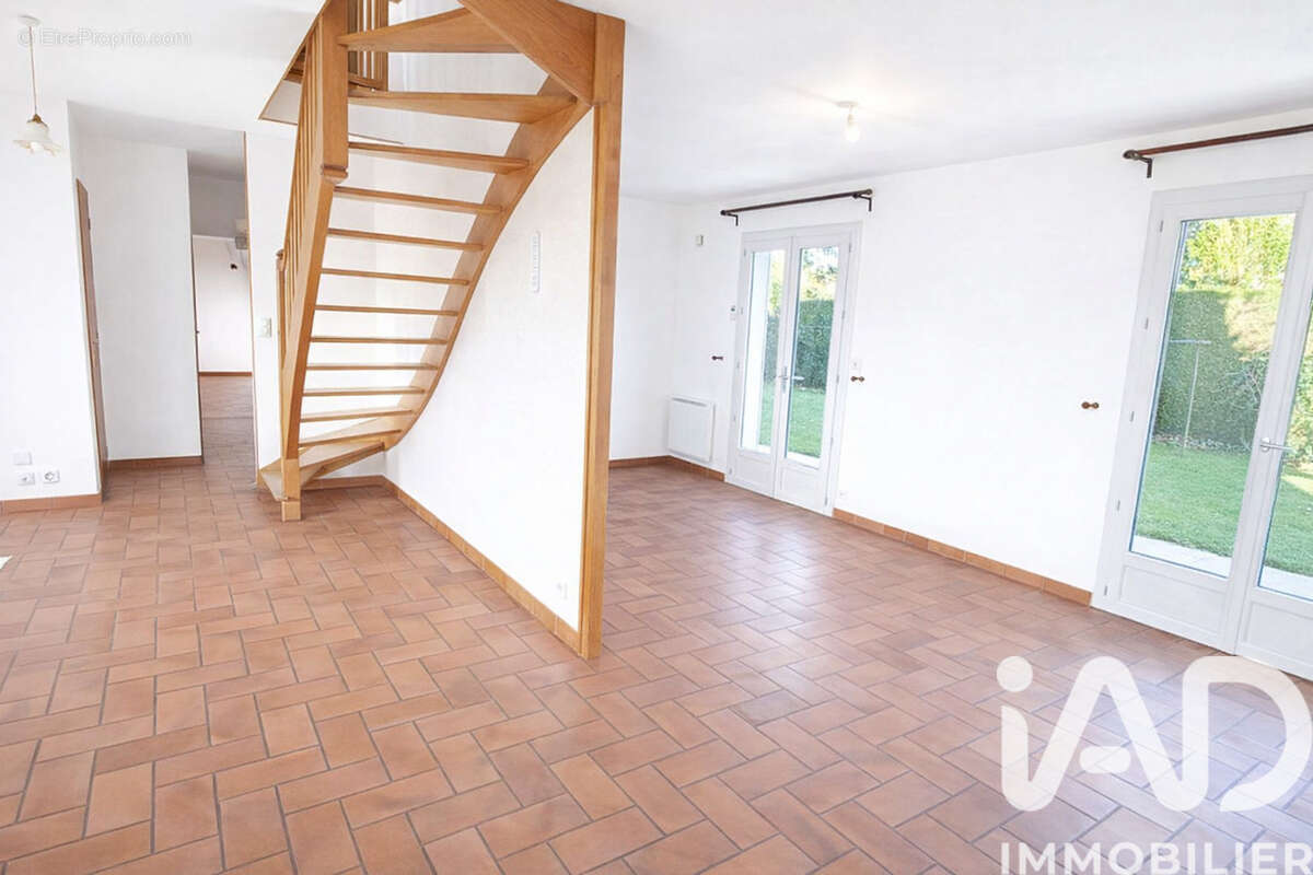 Photo 3 - Maison à ARNIERES-SUR-ITON