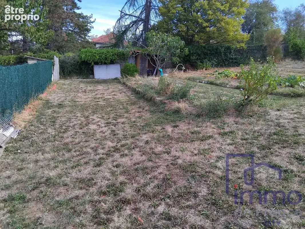 Terrain 899 m² à Saint-Galmier  - photo 4
