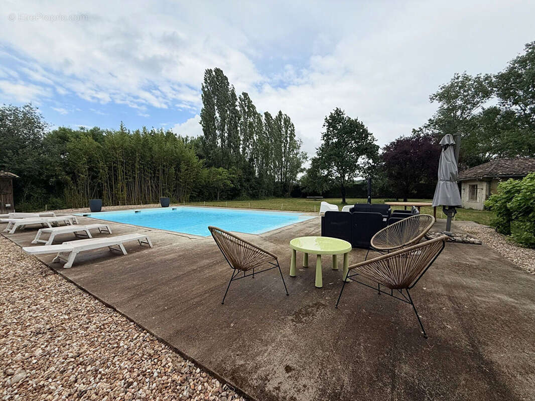 Maison à FRONSAC