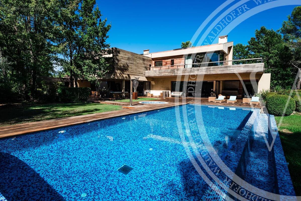 Maison à TOURRETTES