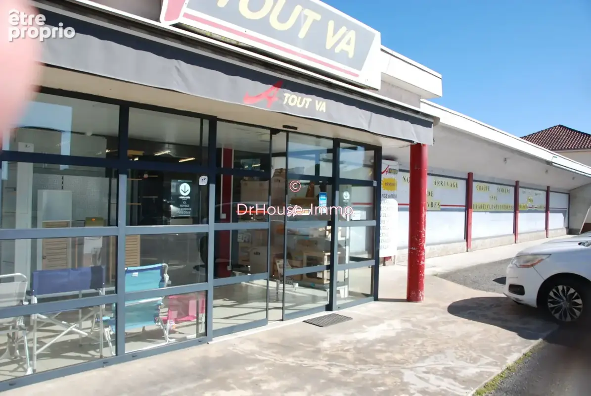 Commerce 850 m² à vendre à Lacapelle-Marival (46120) - photo 10