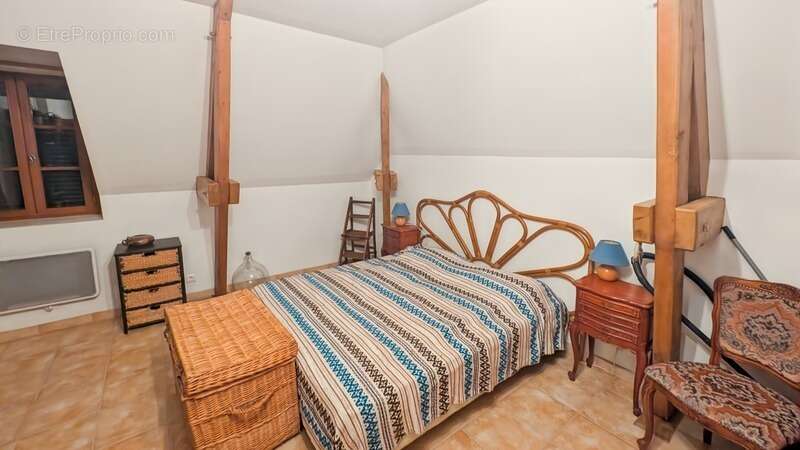 Propriété de caractère, piscine et dépendances - photo 11