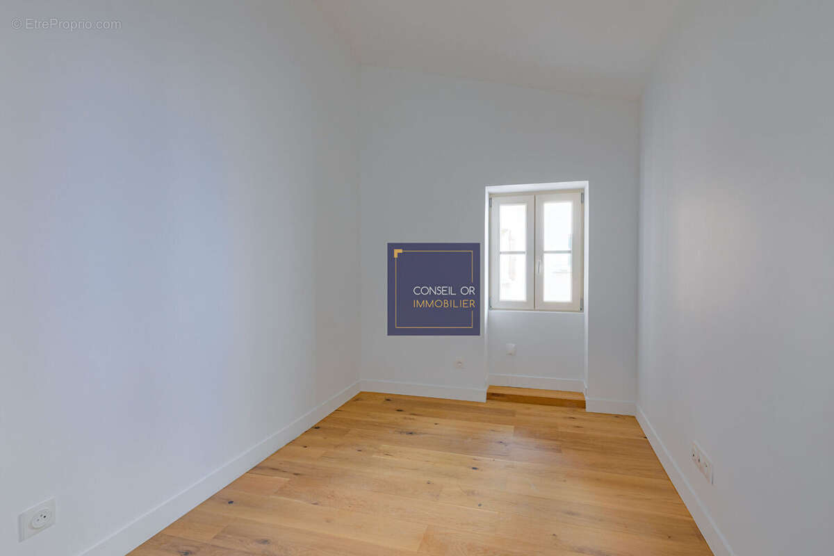 Appartement à SAINT-GENIS-LAVAL