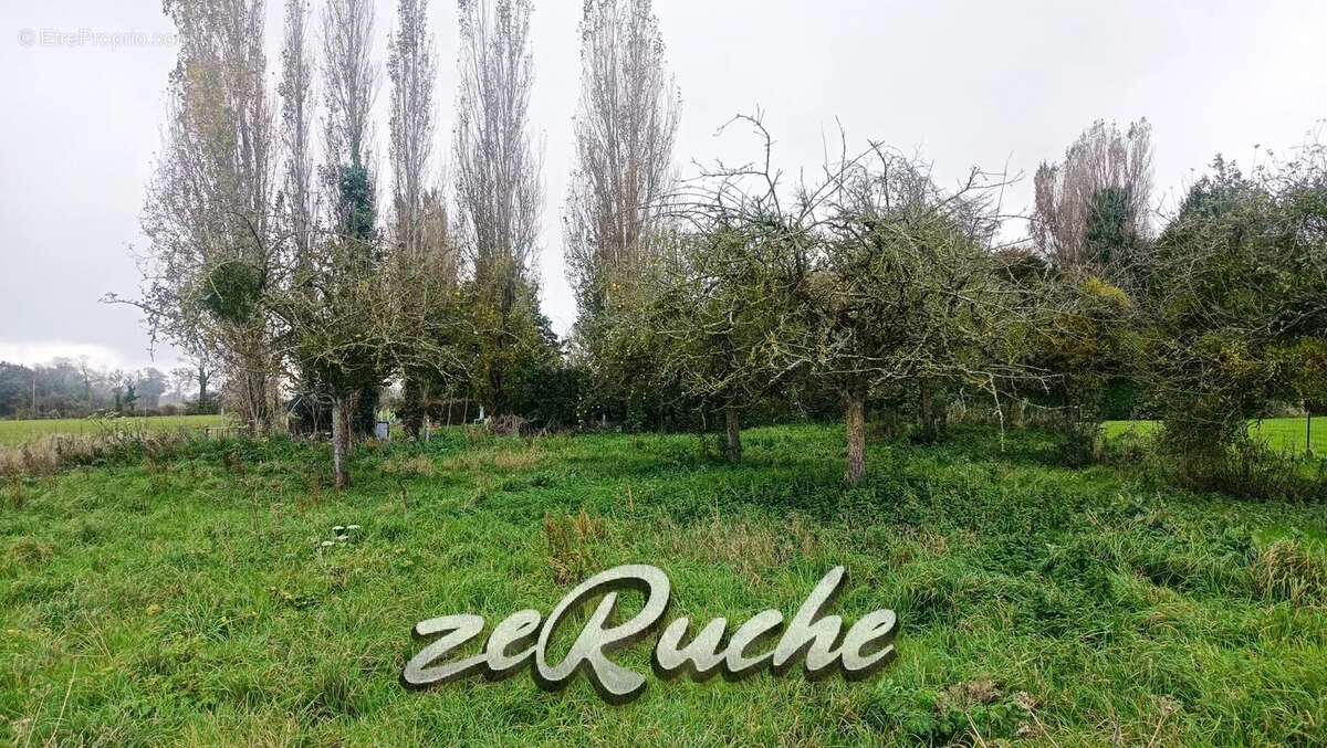 Terrain à VAUX-SUR-AURE