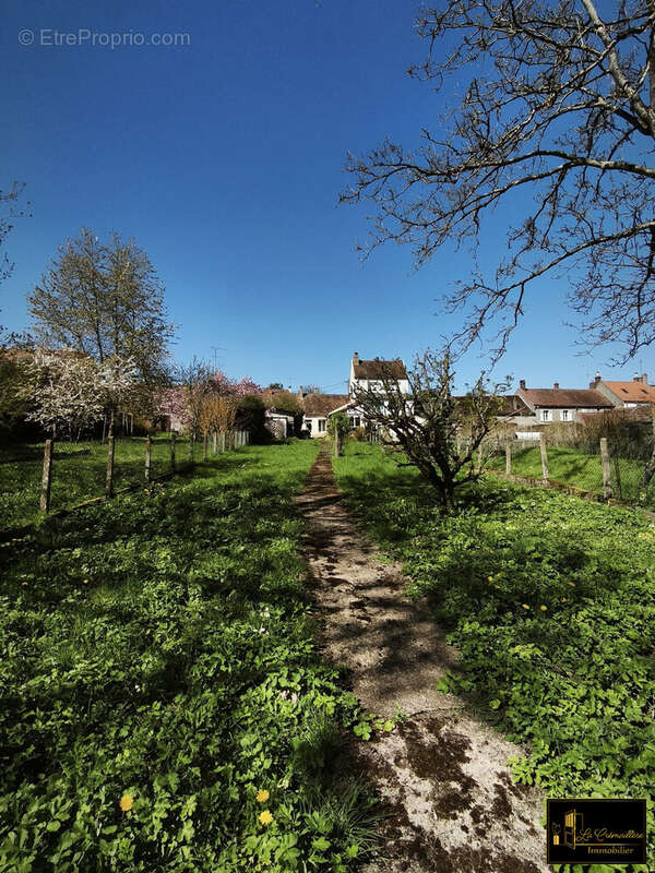 Maison à SAINTE-MESME