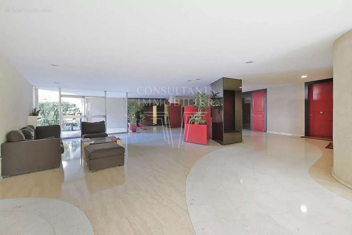 Appartement à NEUILLY-SUR-SEINE