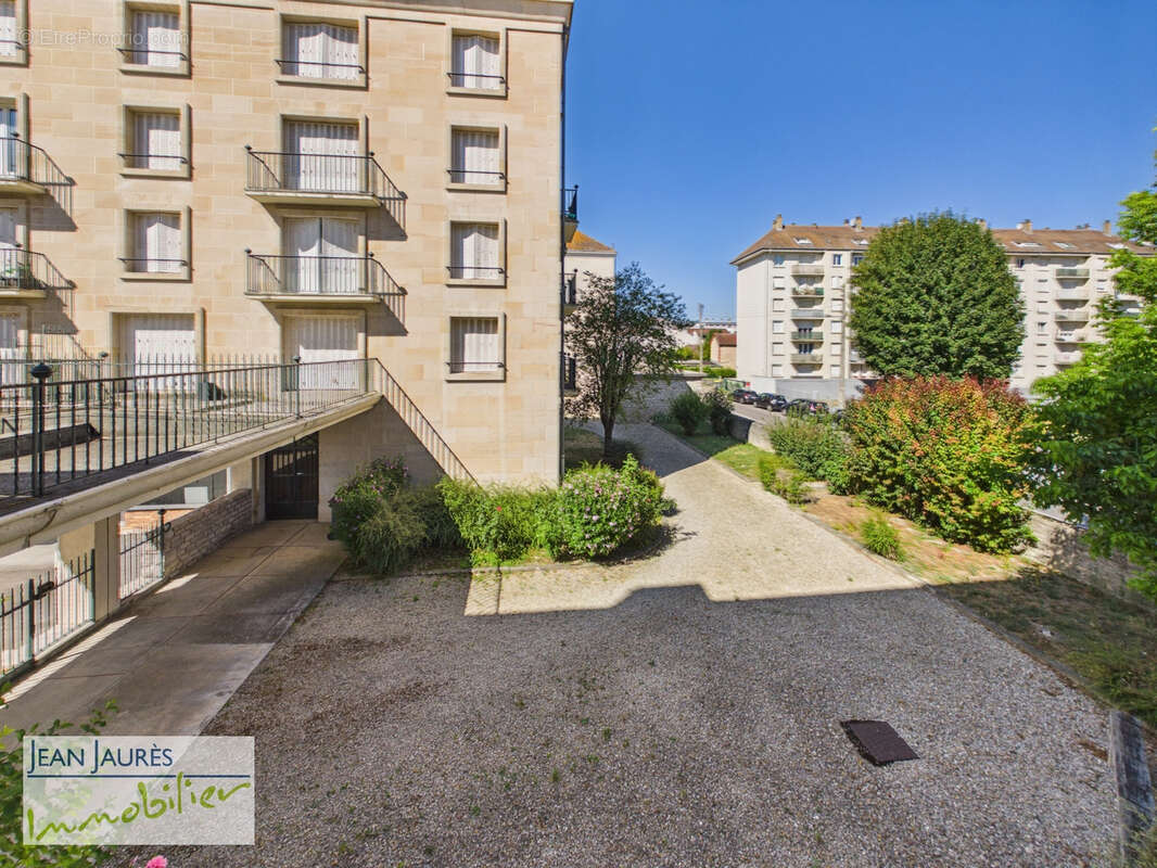 Appartement T3 de 76 m2 avec garage   Proche centre-ville - photo 7