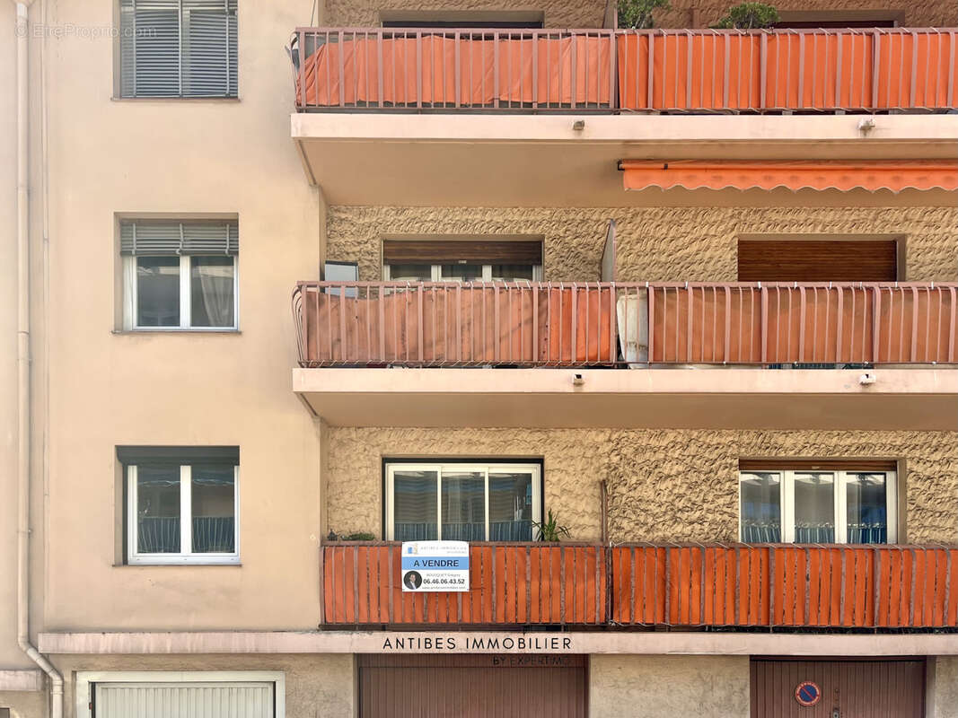 Appartement à VALLAURIS