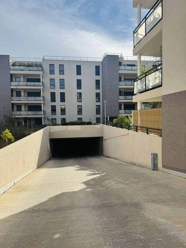 Parking à HYERES