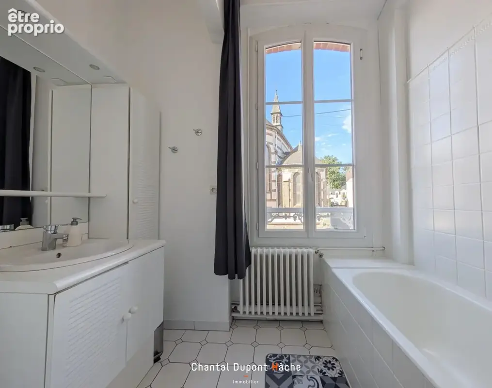 CHARTRES GRAND PRES - Somptueuse maison fin XIXème avec 8 chambres et garage ! - photo 20