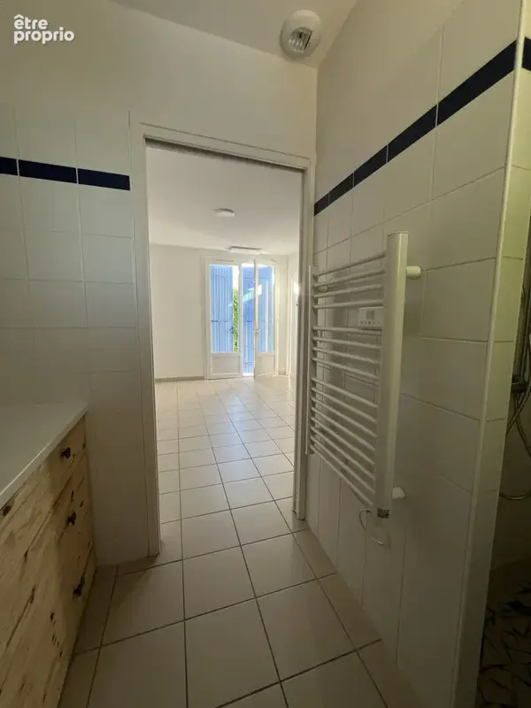 maison rénovée avec jardin privatif et terrasse - photo 8