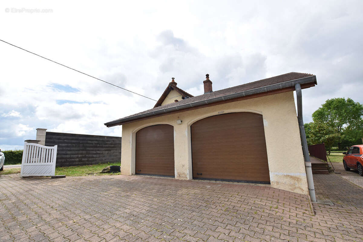 Maison à SAINT-GERAND-DE-VAUX