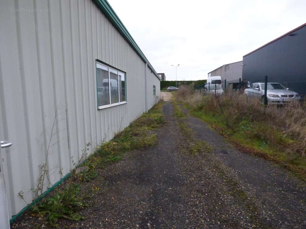 Commerce à MEREVILLE