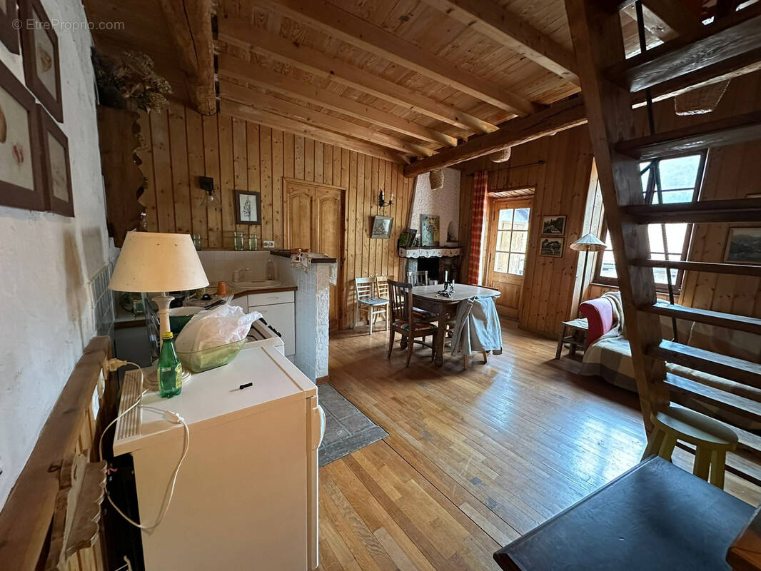 Saint-Martin-Vésubie   Appartement 3 Pièces avec Mezzanine & Vue Montagne - photo 2