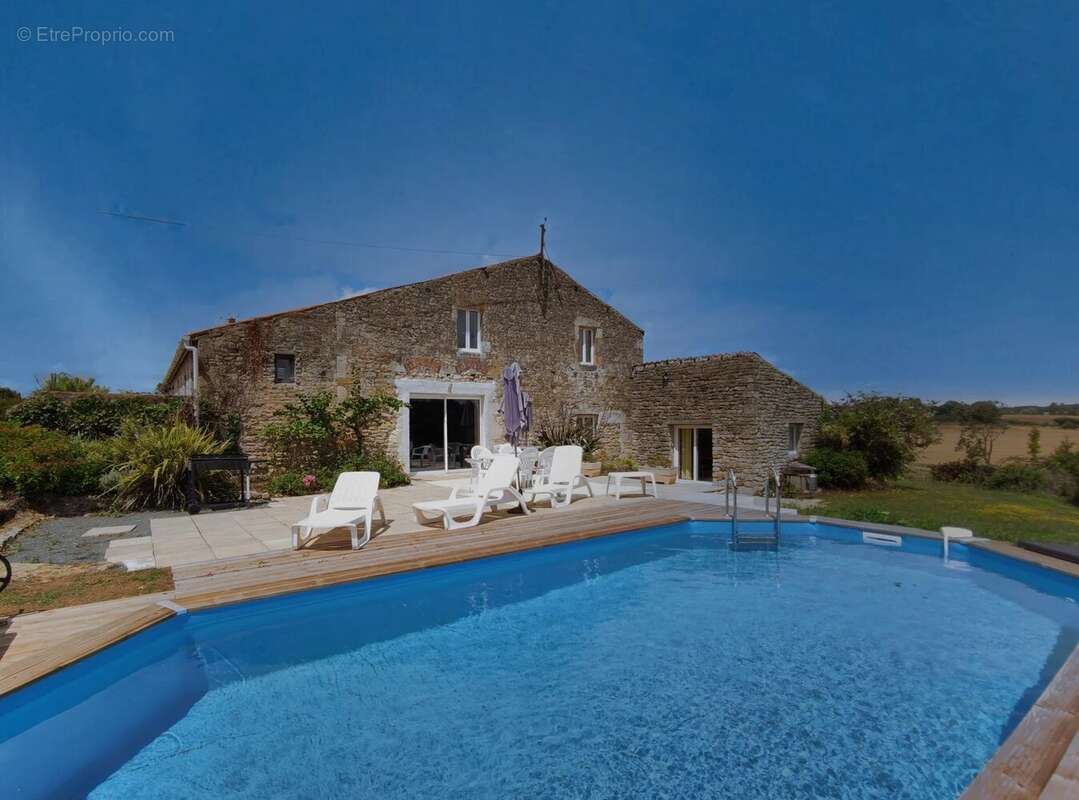 Maison à L&#039;HERMENAULT