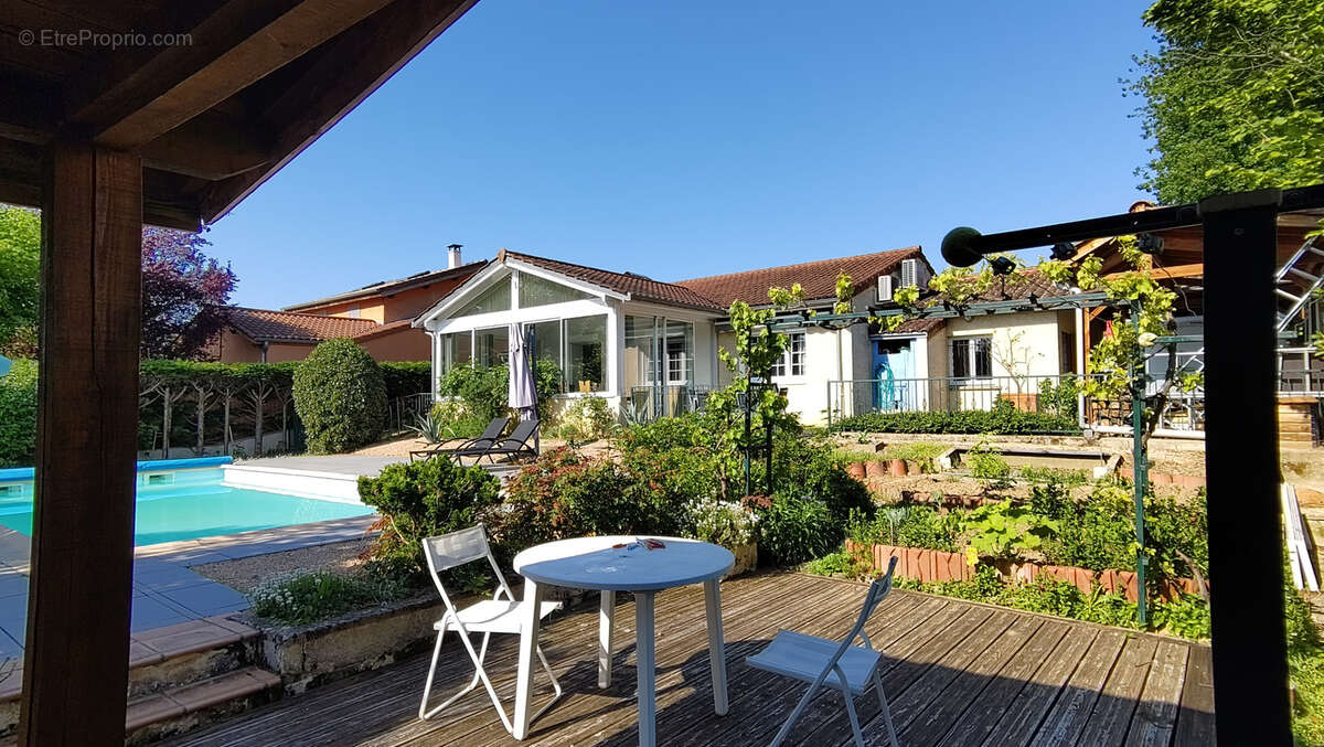 Maison à CHAZAY-D&#039;AZERGUES