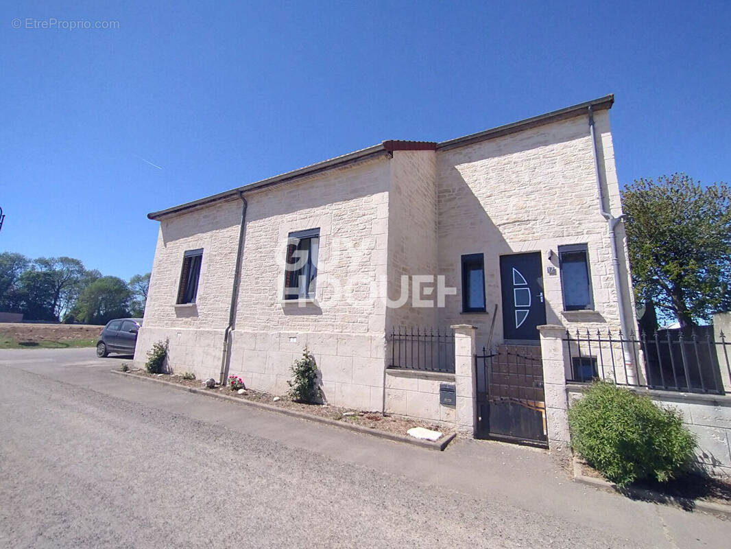 Maison à ROISEL