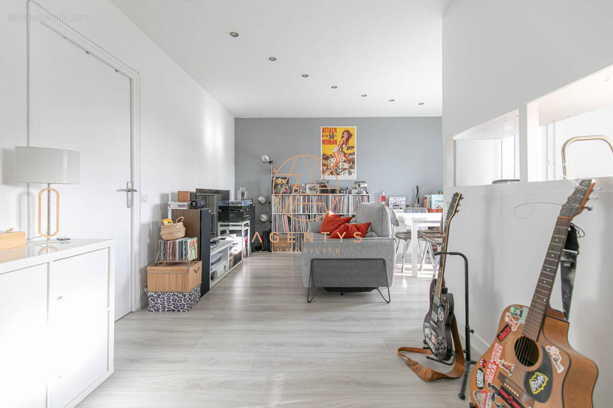 Appartement à SAINT-MAUR-DES-FOSSES