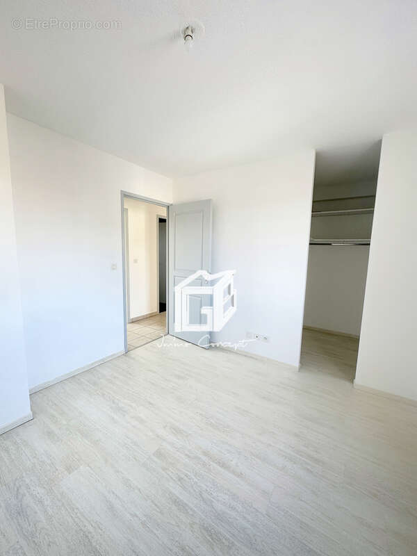 Appartement à LUC-LA-PRIMAUBE