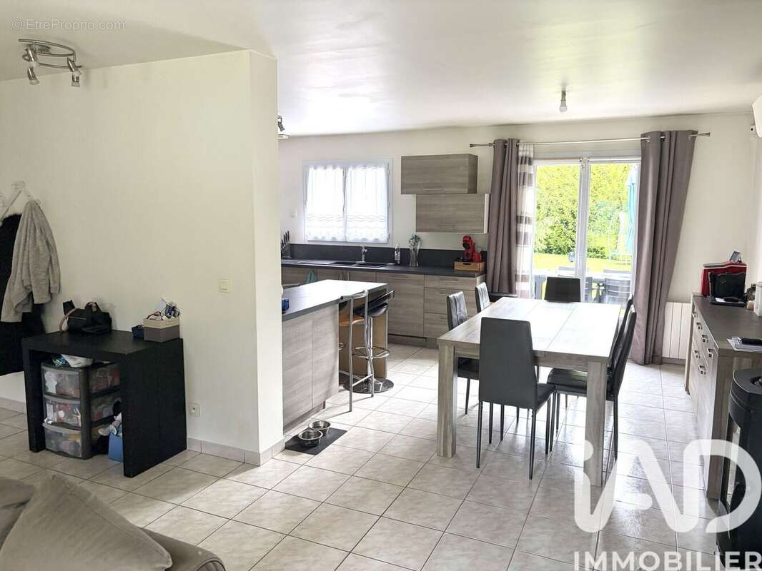 Photo 2 - Maison à MENNECY