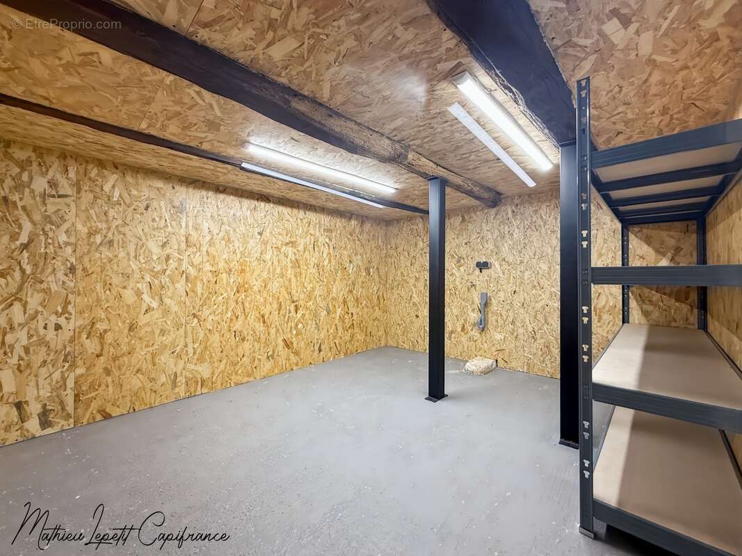 Aux portes de Périgueux – Authentique longère en pierre du XIXᵉ siècle 210 M²- T7 – DPE B – Terrain clos de 1,14 hectare-dépenda - photo 33