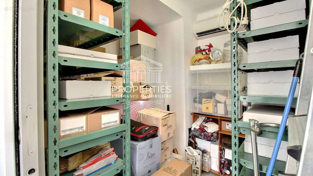 Commerce à LE LAVANDOU