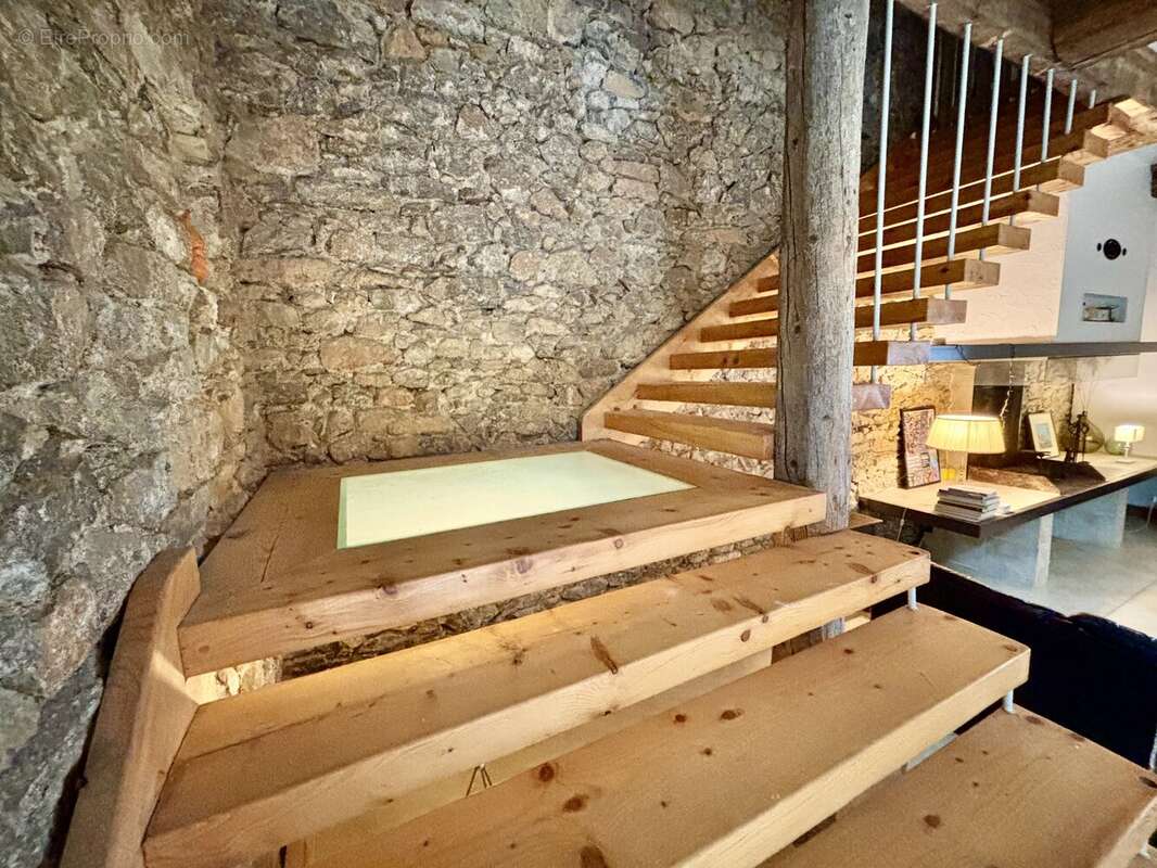 Maison à PEPIEUX