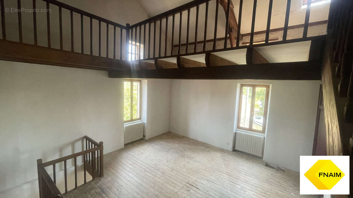Maison 113 m² à La Croix-Blanche  - photo 4
