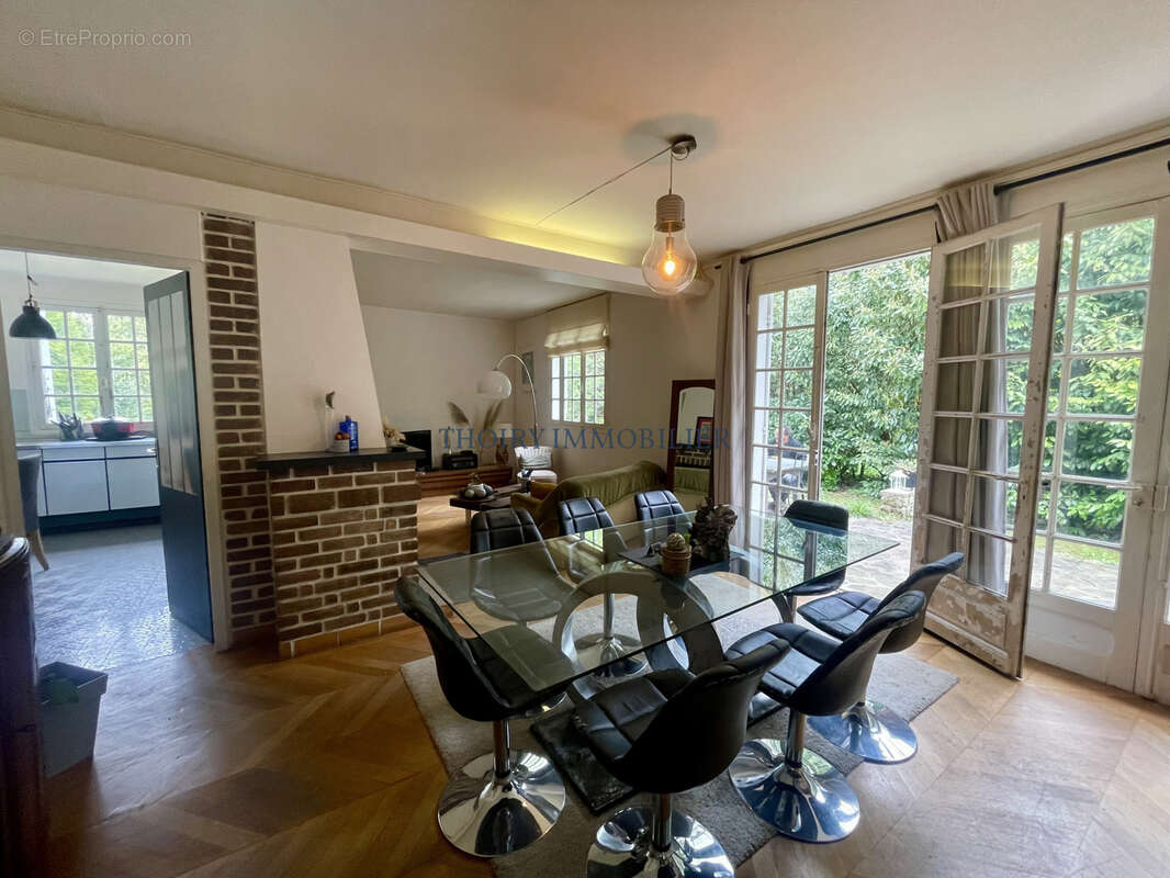 Maison à MAULE
