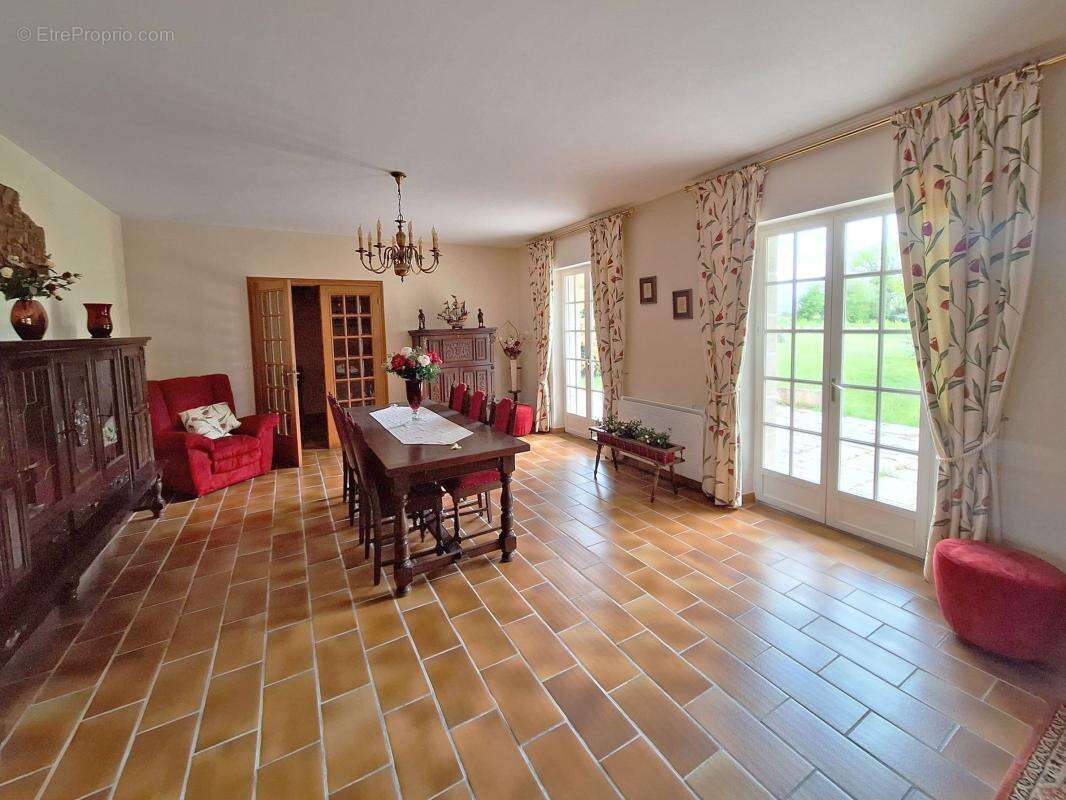 Maison à PLOUIGNEAU