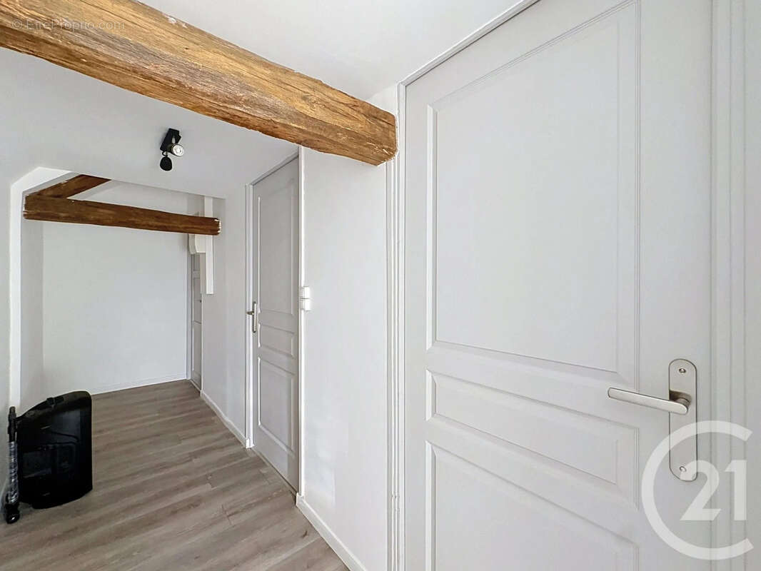 Maison 121 m² à Saint-Phal  - photo 7