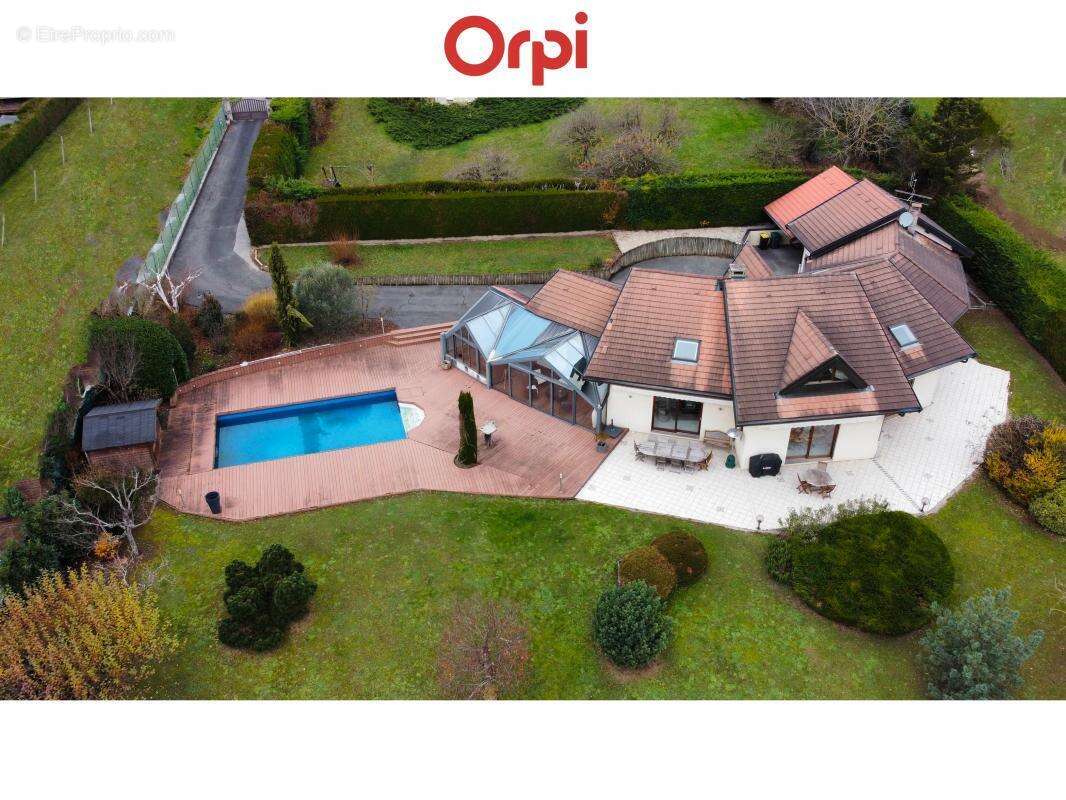 Maison à VETRAZ-MONTHOUX