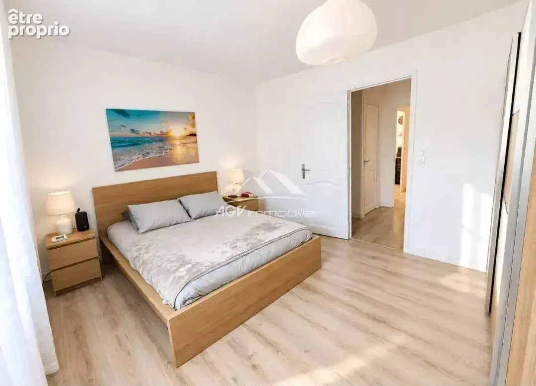 Saint-Hilaire-de-Brethmas, maison de plain-pied avec deux garages - photo 11