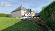 Maison à MONTSURS