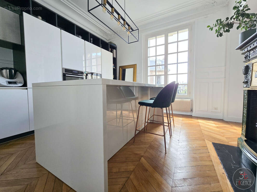 Appartement à FONTENAY-SOUS-BOIS