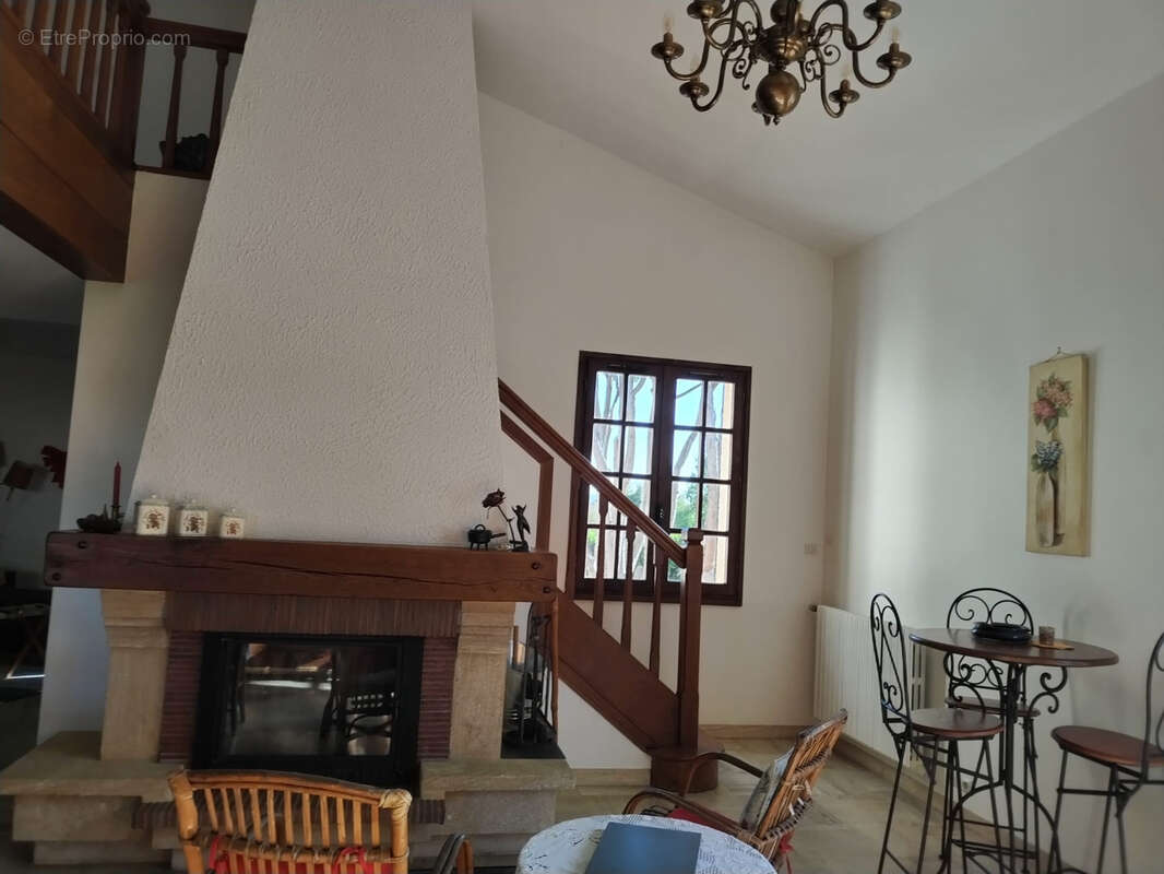 Grande maison semi enterree - photo 17