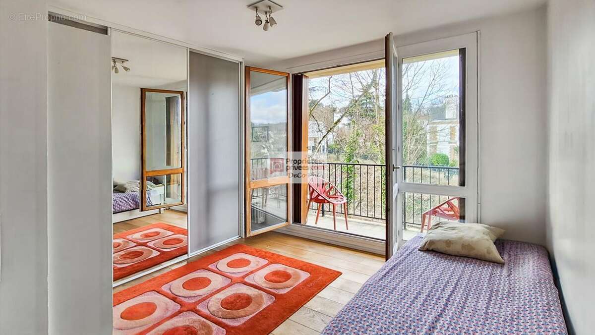Appartement à VILLE-D'AVRAY