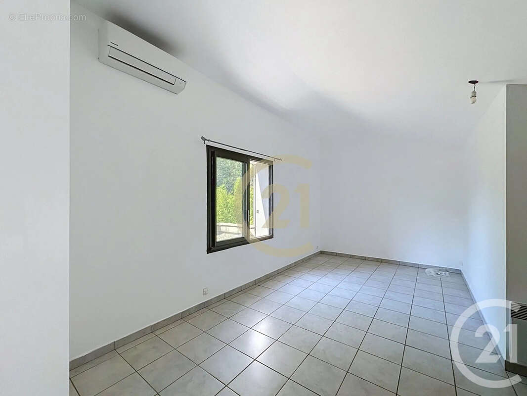 Maison 152 m² à Aramon  - photo 11