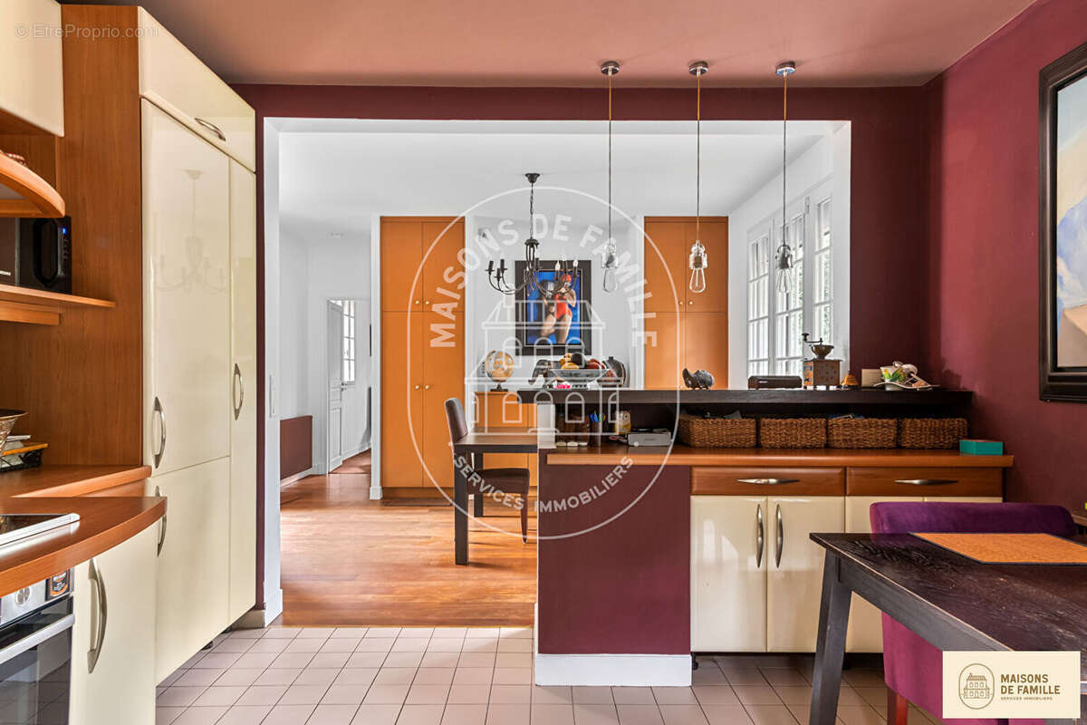 Maison à LA CELLE-SAINT-CLOUD