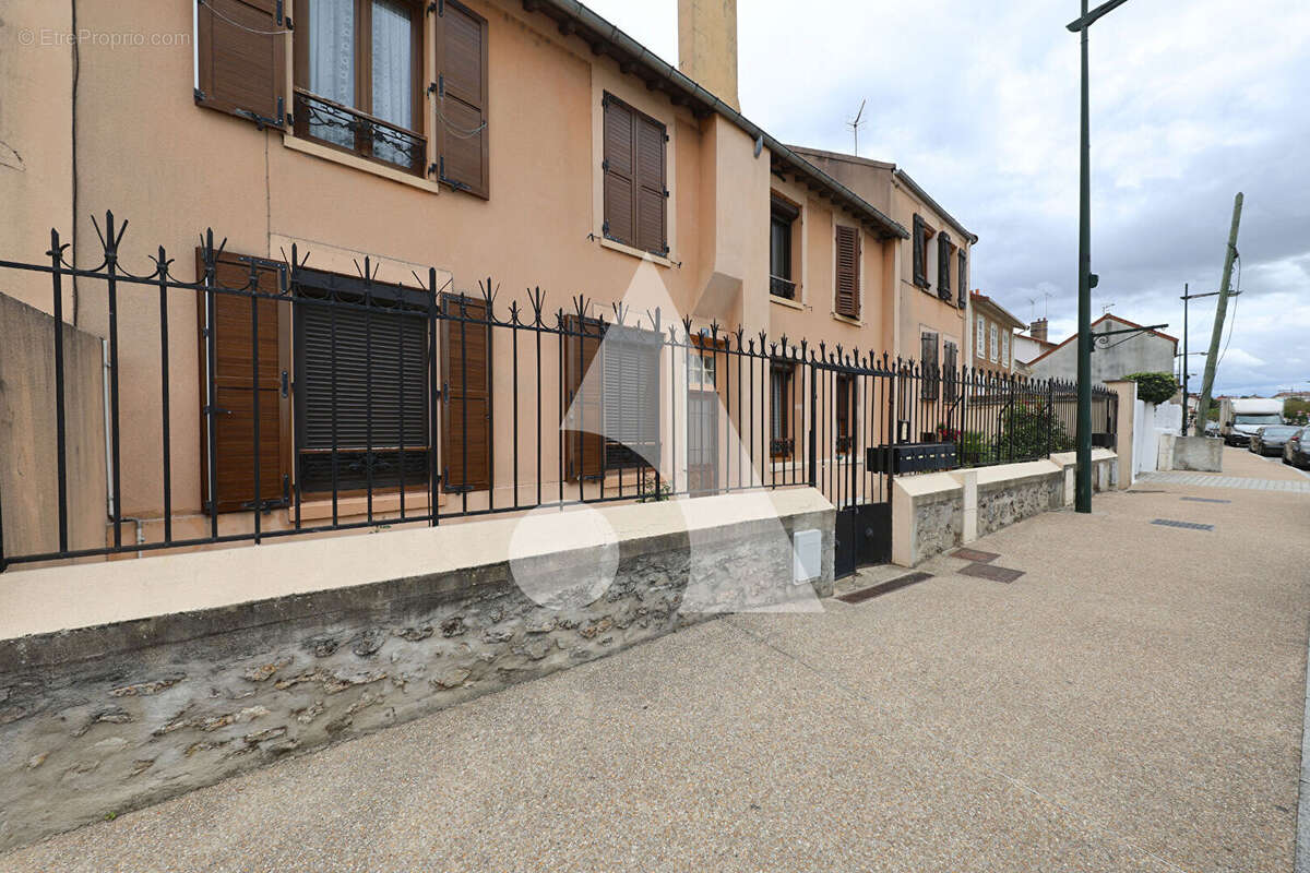 Appartement à CORBEIL-ESSONNES