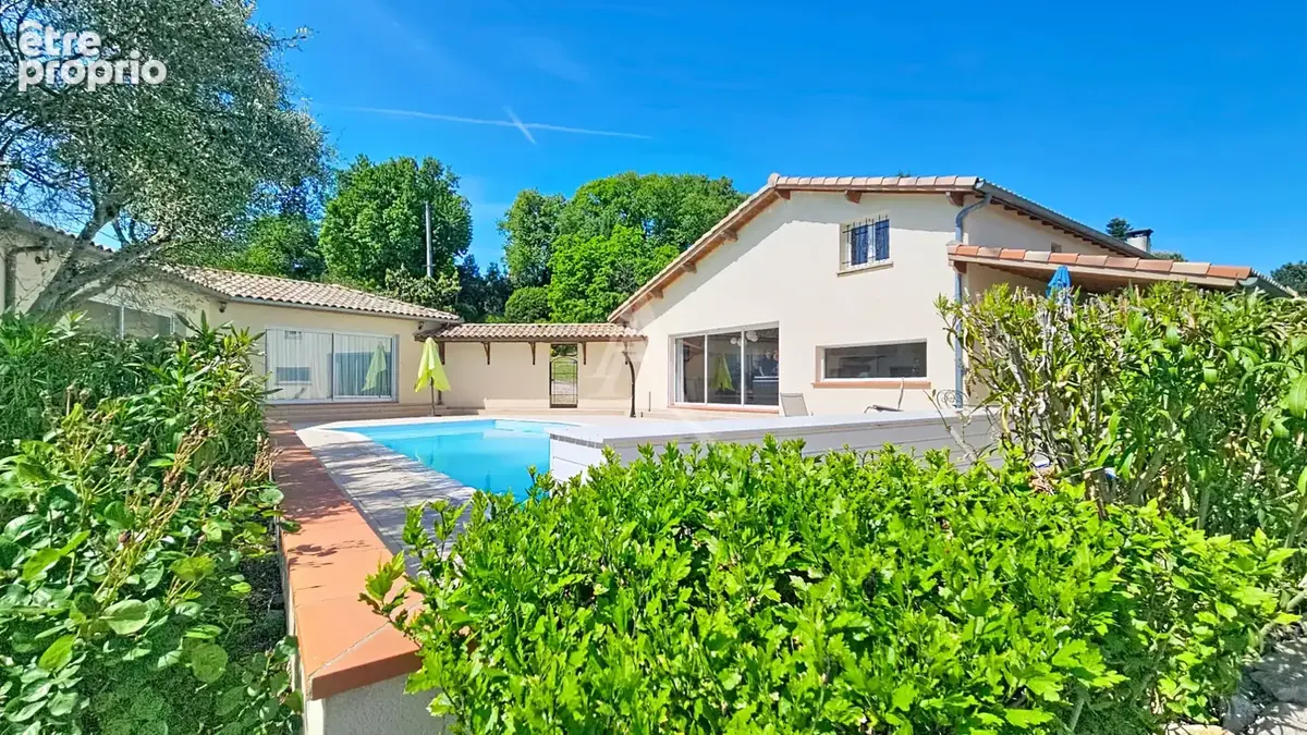 Vacquiers, villa principale, villa d'amis et  piscine - photo 10