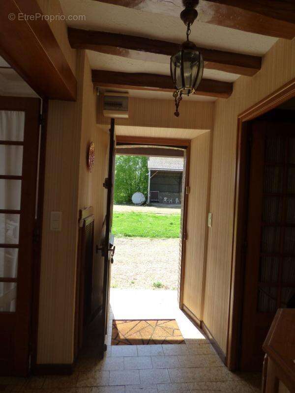 Maison à TREMBLAY-LES-VILLAGES