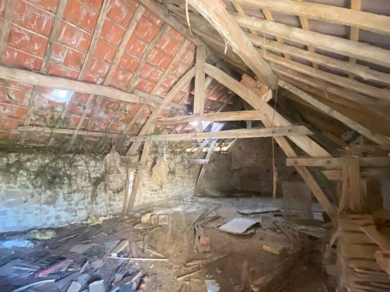 Maison à BUSSIERE-DUNOISE