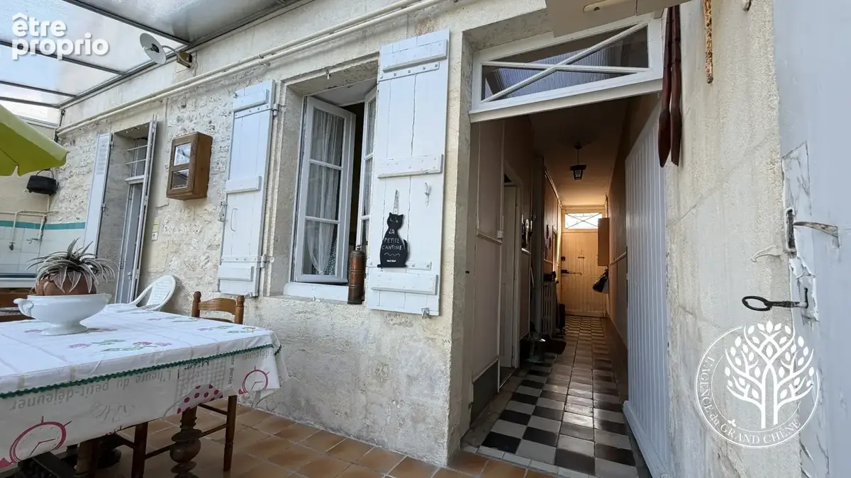 Charmante maison de ville sans mitoyenneté à Saint-Savinien - photo 2