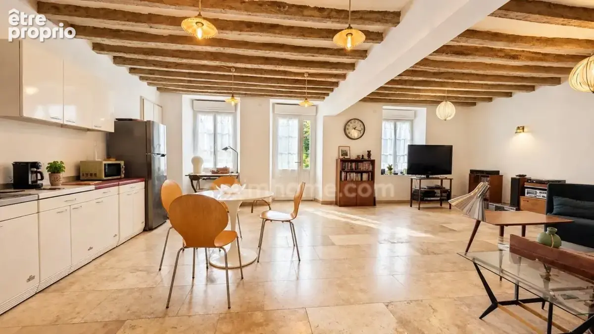Maison de caractère 180 m² rénovée par architecte (travertin, laine de bois) sur jardin 700 m² — À l'orée de la forêt - photo 3