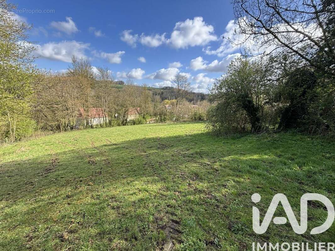 Terrain 1840 m² à Havernas  - photo 6