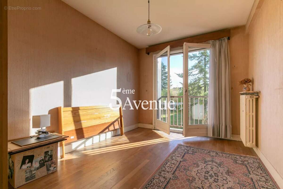 Appartement à SAINT-MAUR-DES-FOSSES