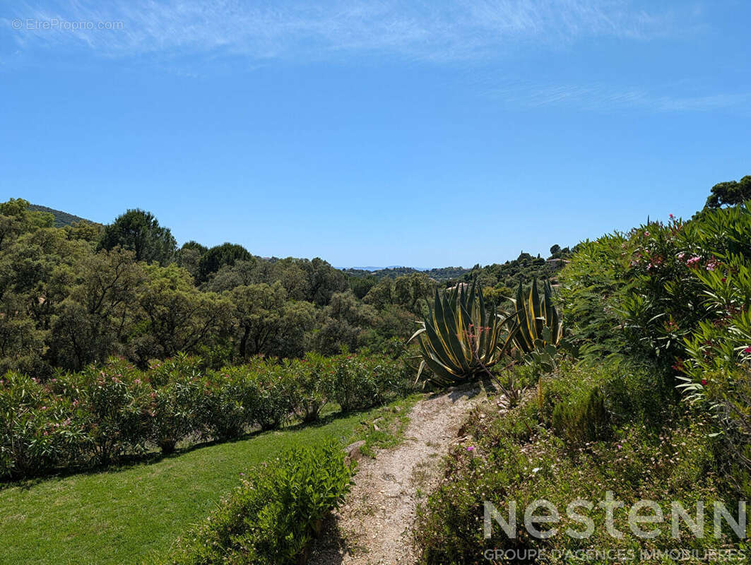 Maison avec vue exceptionnelle à vendre à La Londe-les-Maures - Secteur Valcros - photo 24