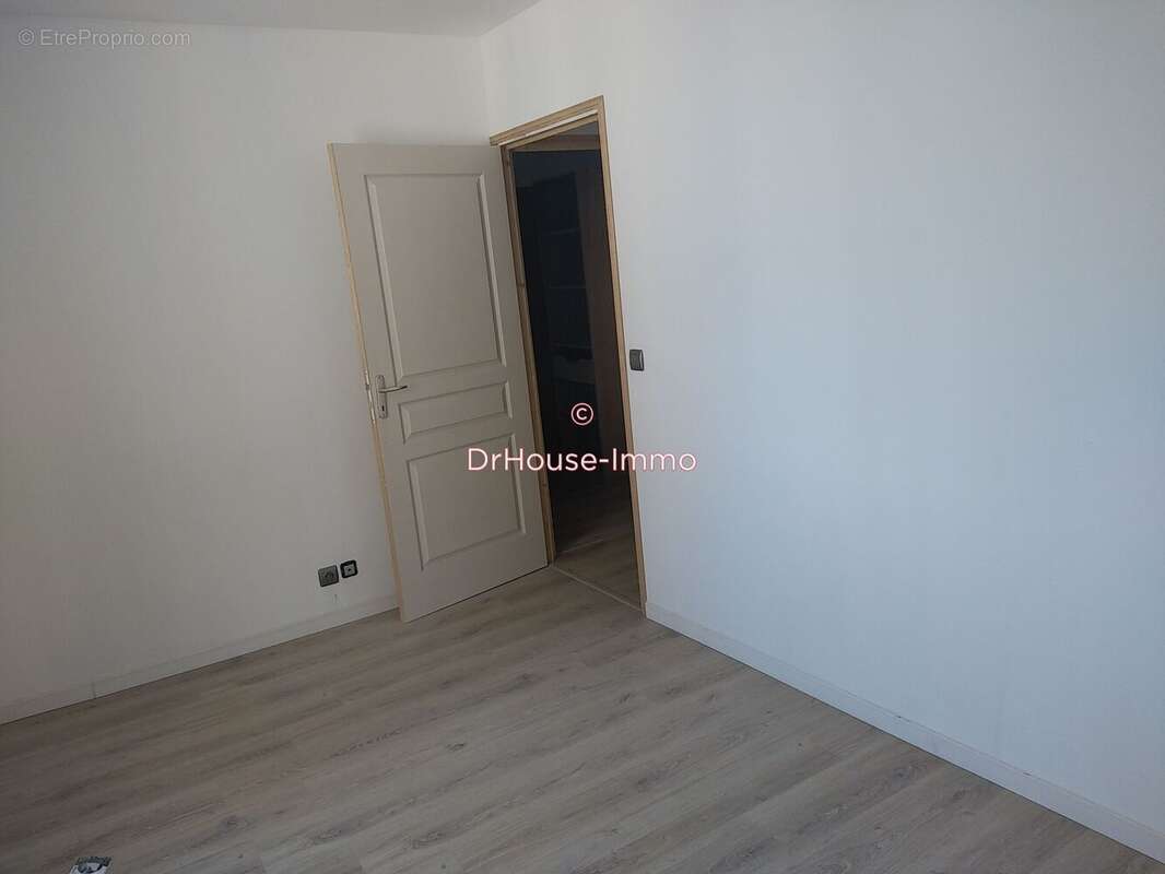 Maison 140 m² à Hure  - photo 5