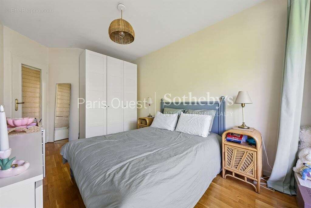 Appartement à NEUILLY-SUR-SEINE